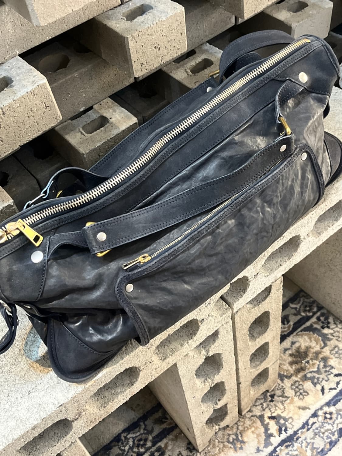 셀린느 레더 숄더 백 상품이미지6