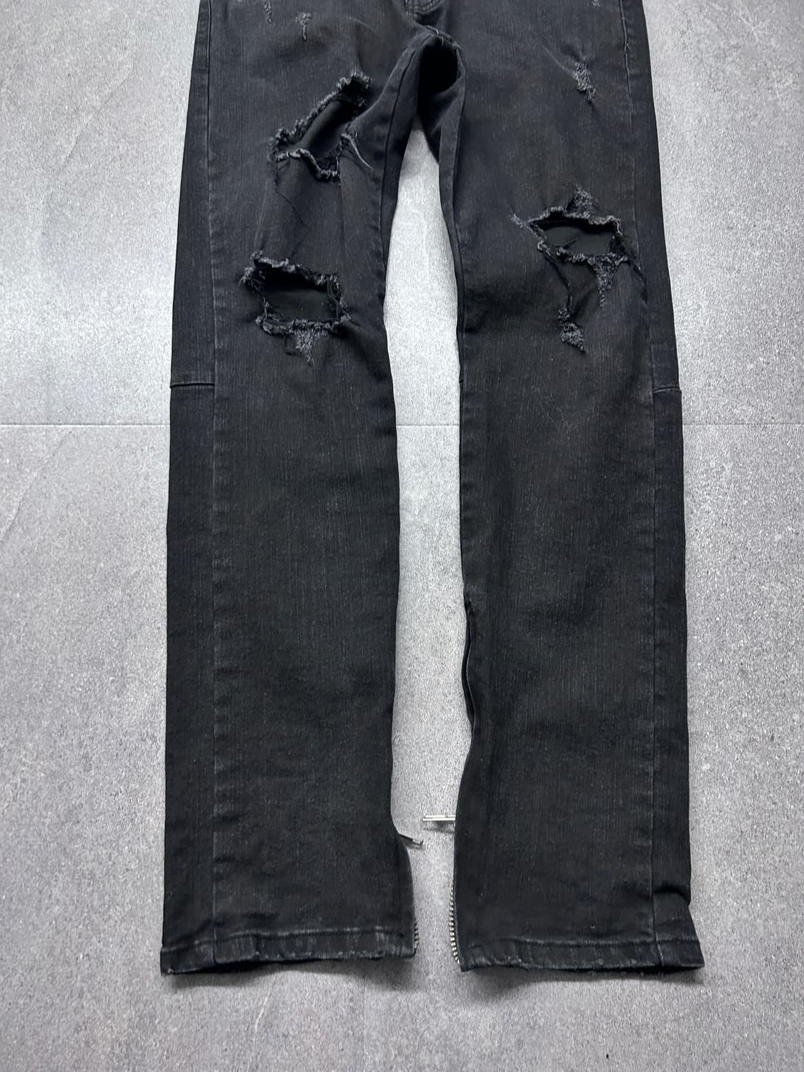 블랙 디스트로이드 지퍼 디테일 데님 상품이미지6