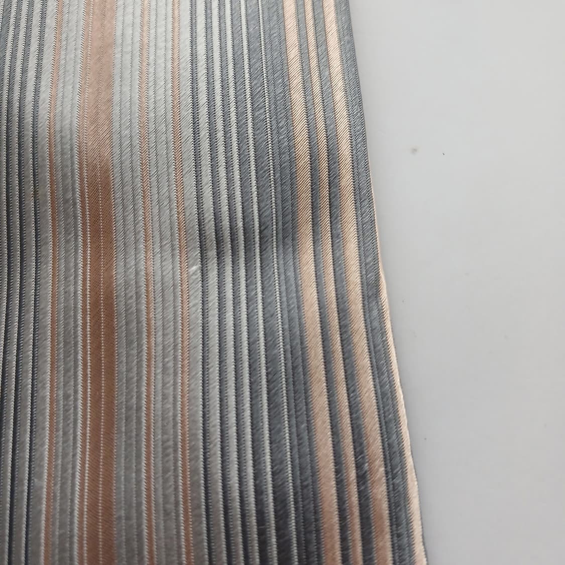 MCM 실크 그레이&골드 스트라이프 넥타이 8.7cm A등급 A18415 상품이미지9