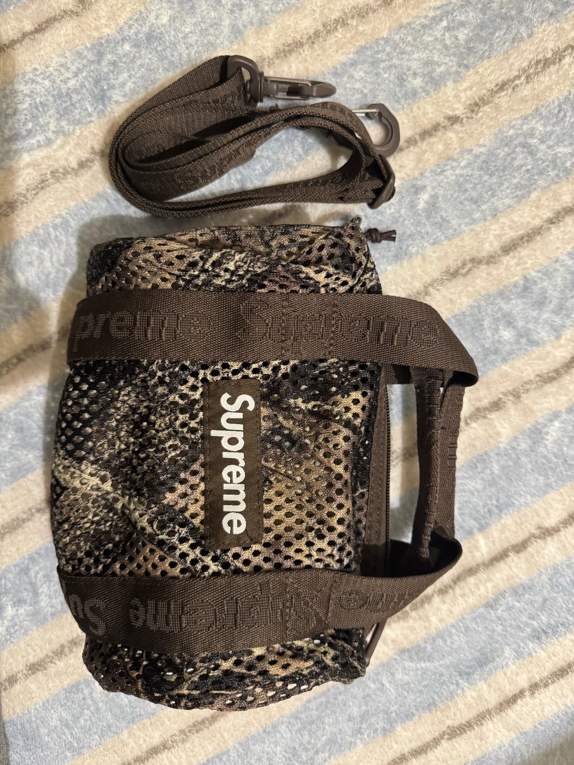 슈프림 메쉬 미니 더플백 카나티 카모 상품이미지1