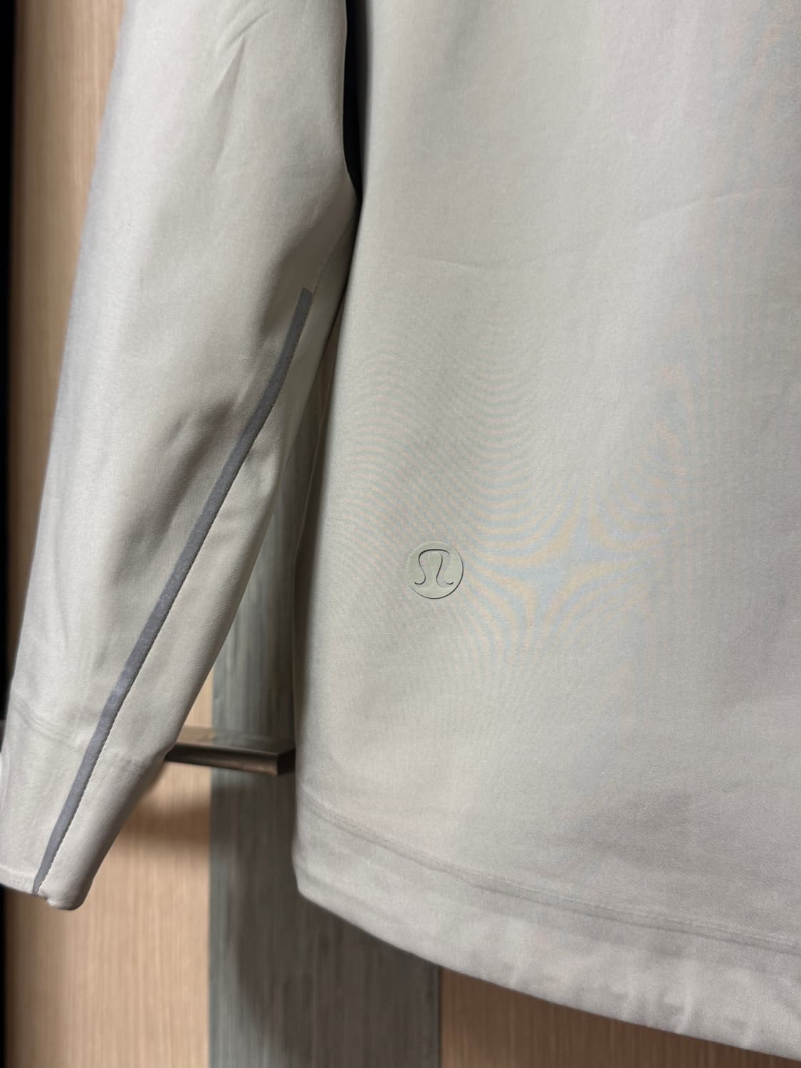 룰루레몬 바람막이 윈드브레이커 베이지 M 상품이미지9