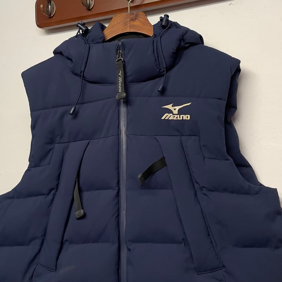 미즈노 네이비 후디 패딩 베스트   상품이미지2