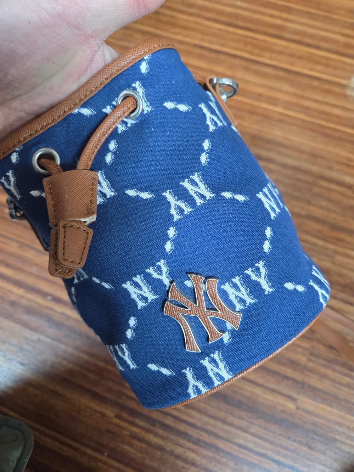 엠엘비 모노그램 뉴욕양키즈 다이아 자카드 미니버킷백 상품이미지5