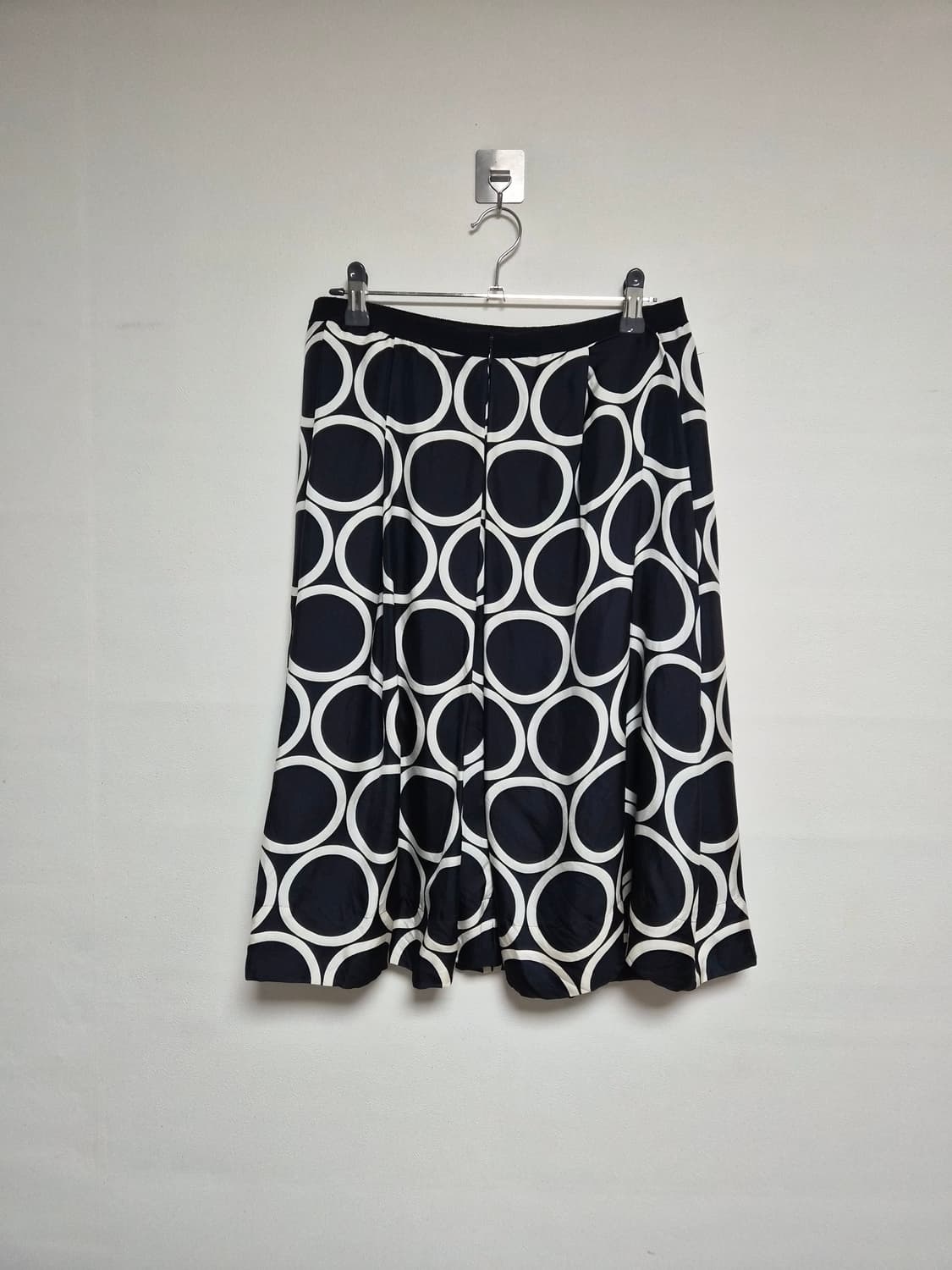 에스카다Escada 원 패턴 실크 미디 스커트 36사이즈 P-143
 상품이미지2