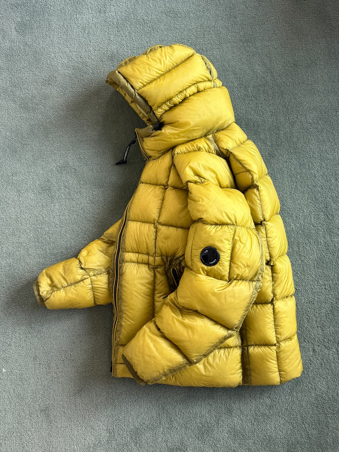 C.P. 컴퍼니 DD쉘 패딩 46사이즈 상품이미지2