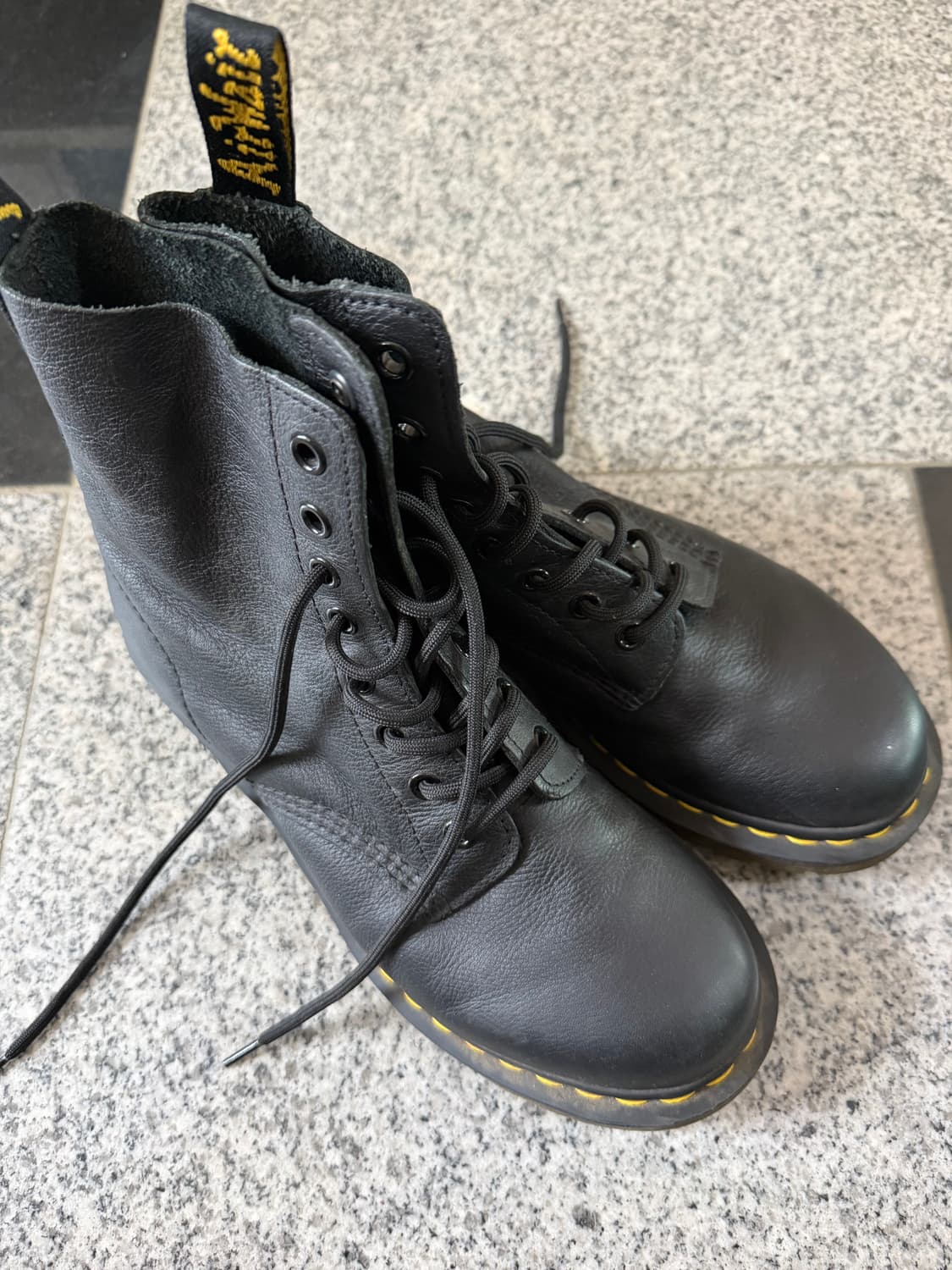 닥터마틴 1460 8홀 버지니아 블랙 상품이미지4