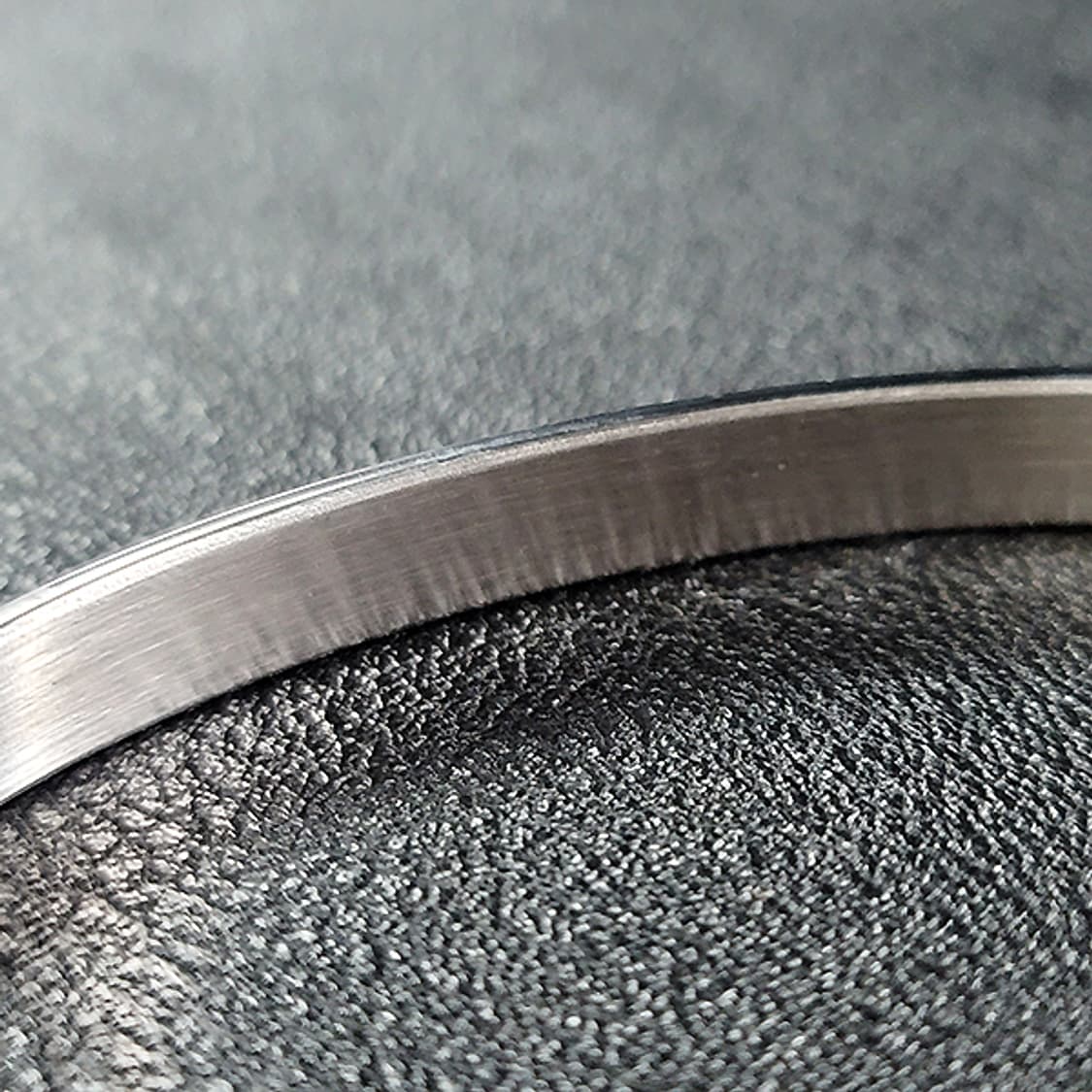 Brace 티타늄 6mm 남자 미니멀 라인 오픈 팔찌 상품이미지3