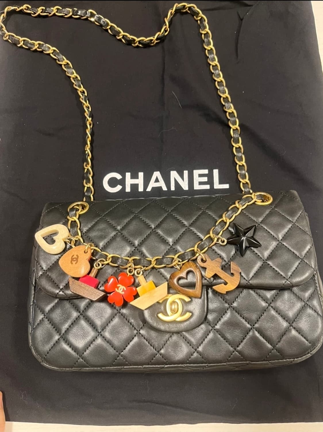 정품/풀셋] 샤넬 14번대 발렌타인 참 한정판 클래식 플랩백 (미디엄) 상품이미지1