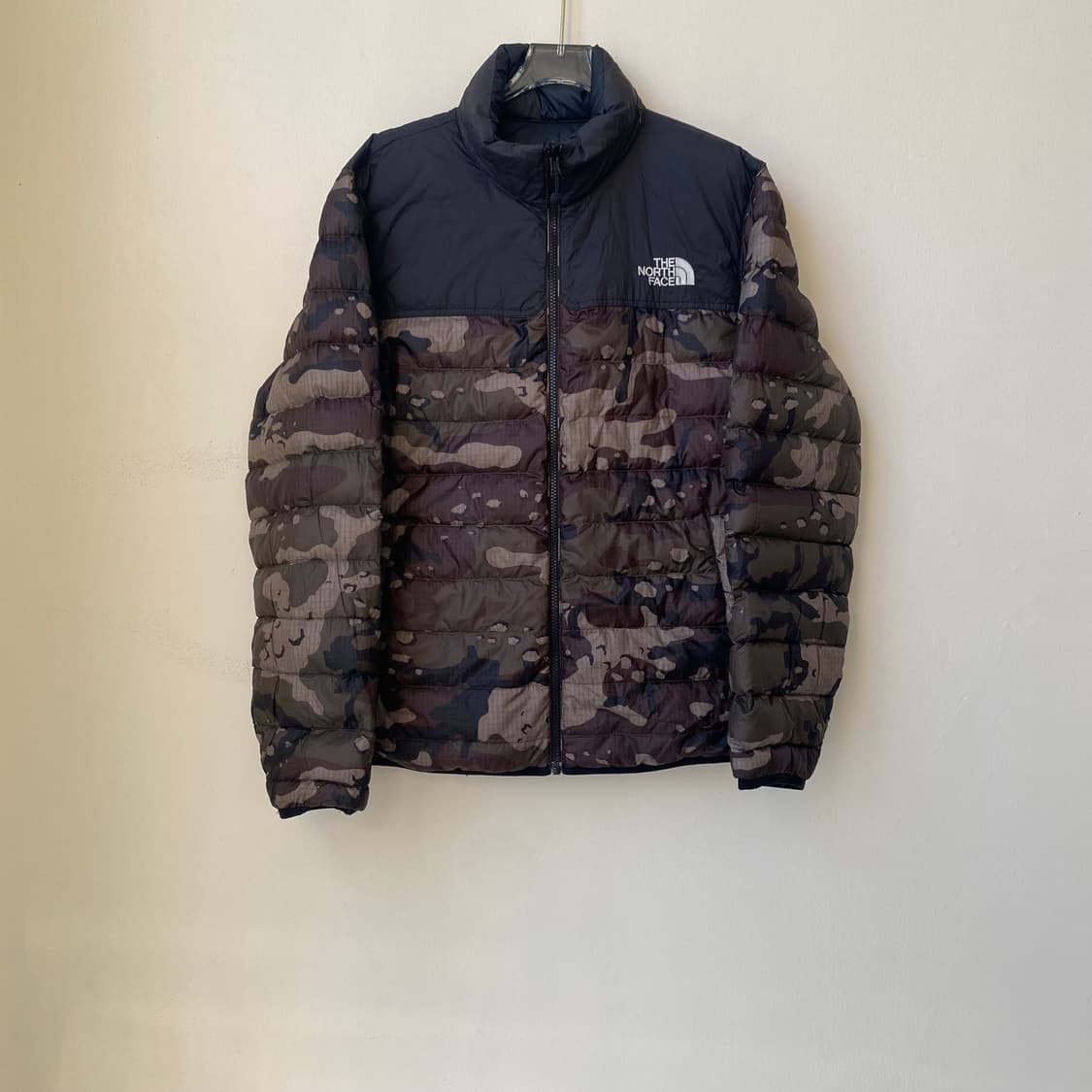 🌊TNF Camo Reversible goosedown jumper 상품이미지1