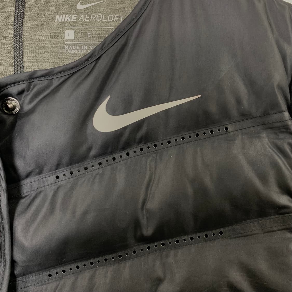 나이키 에어로로프트 블랙 하프 경량 패딩 상품이미지4