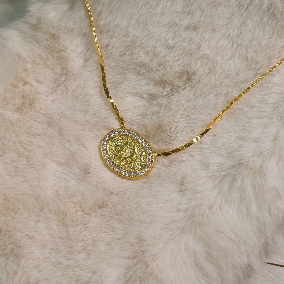 디올 금장 타원형 Dior 플레이트 로고 목걸이 상품이미지1