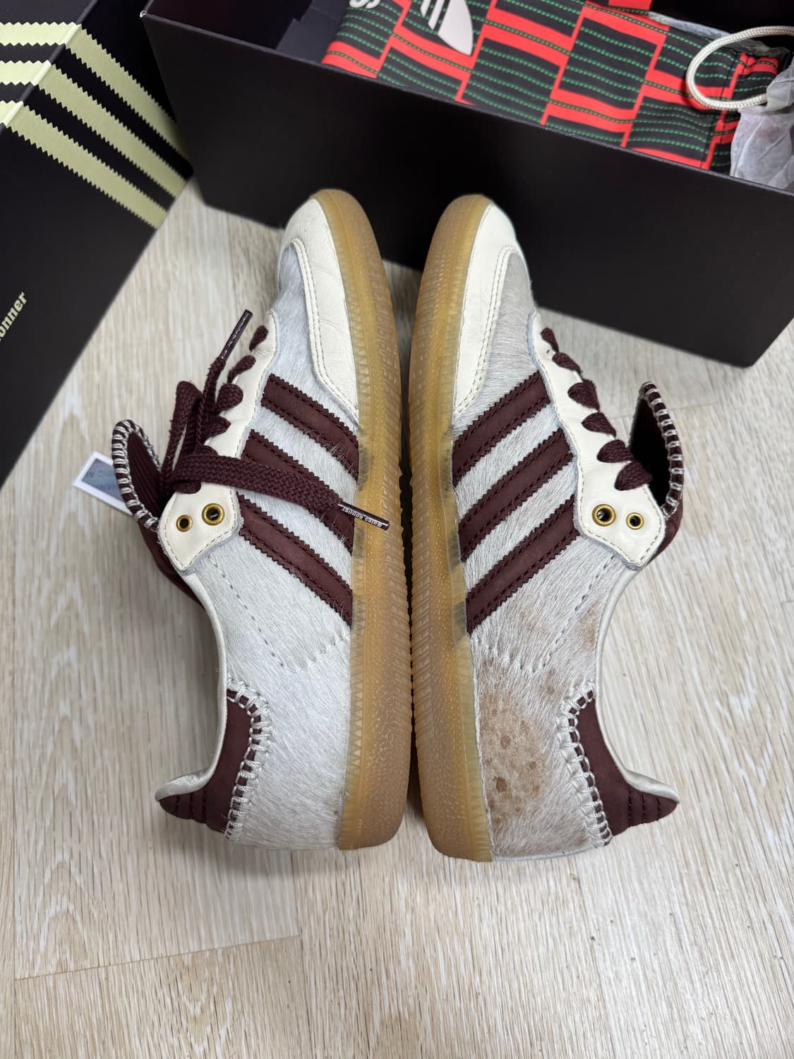 아디다스 x 웨일즈보너 삼바 미스테리 브라운 상품이미지4