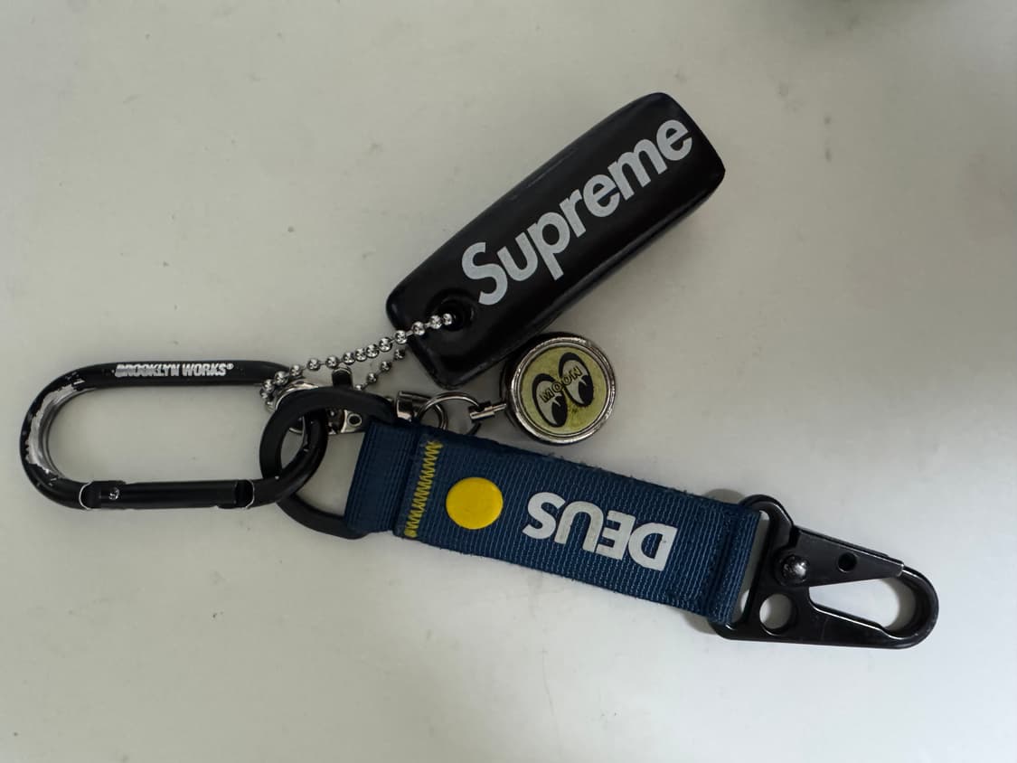 키링(데우스, 문아이즈, 슈프림) 상품이미지1