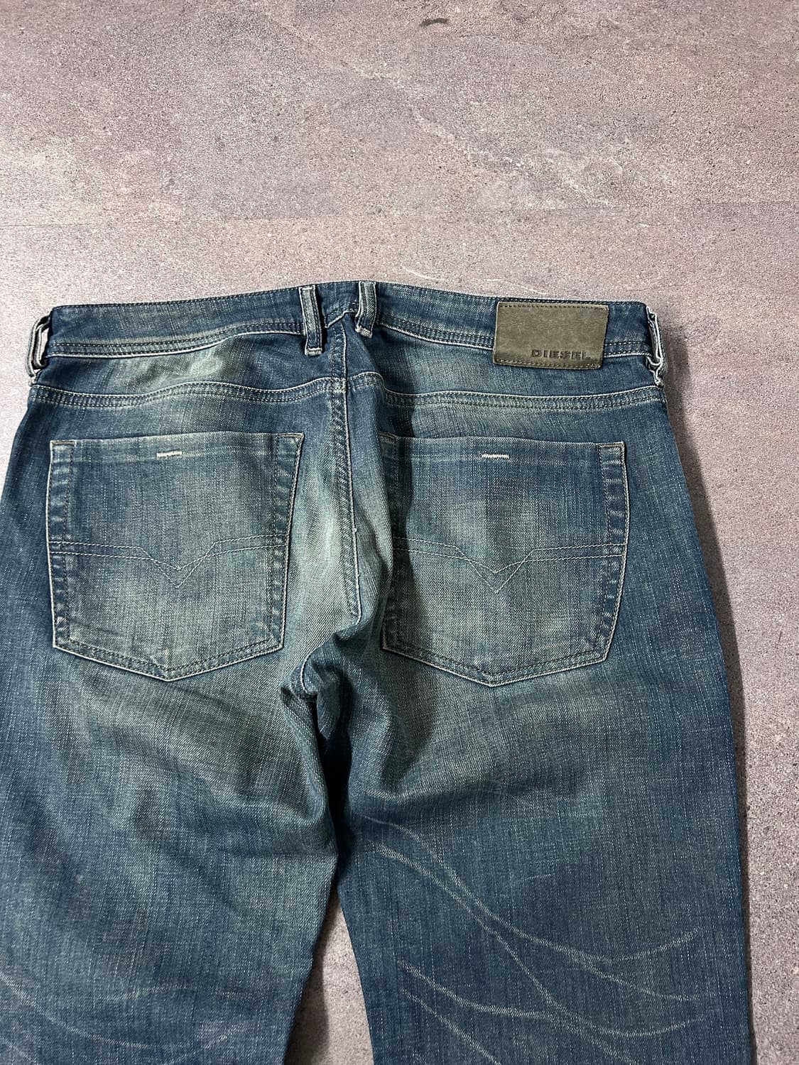 디젤 자티니 세미 플레어 데님 팬츠 상품이미지9