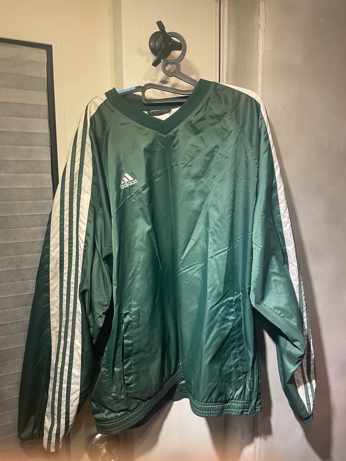 아디다스 맨투맨 가슴65 기장70 상품이미지1