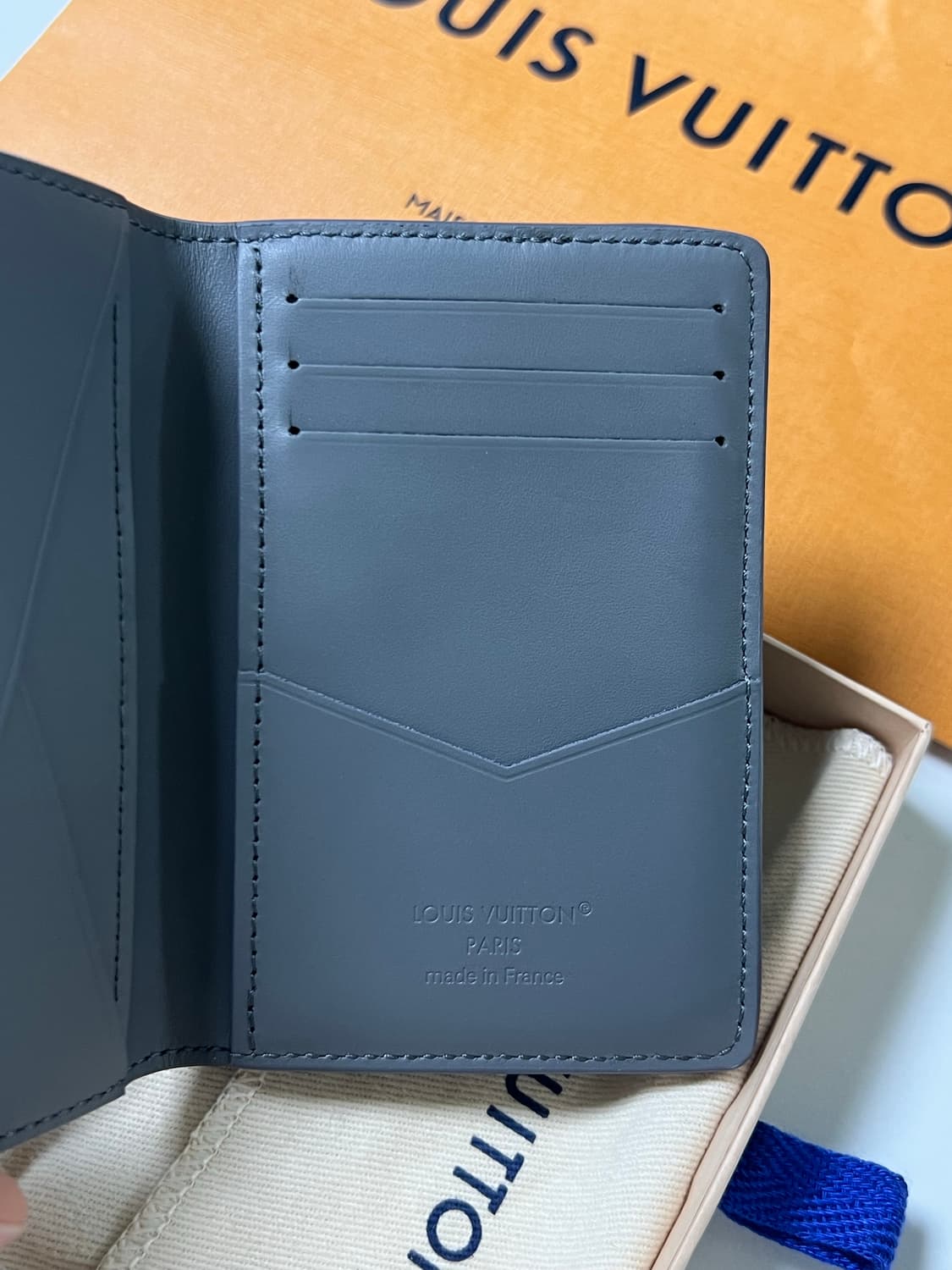 [정품] 신형 / 루이비통 모노그램 쉐도우 오거나이저 그레이 상품이미지4