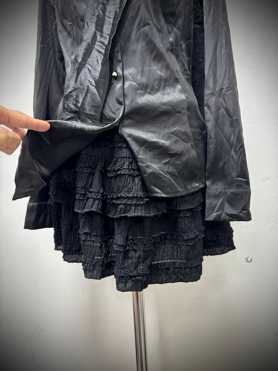 [Y2K] Black Frill Detail Skirts 상품이미지1