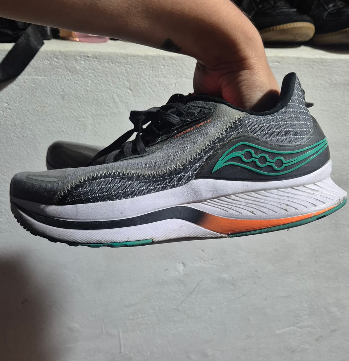 써코니 엔돌핀 시프트 265 (8.5) 사이즈 판매 상품이미지3