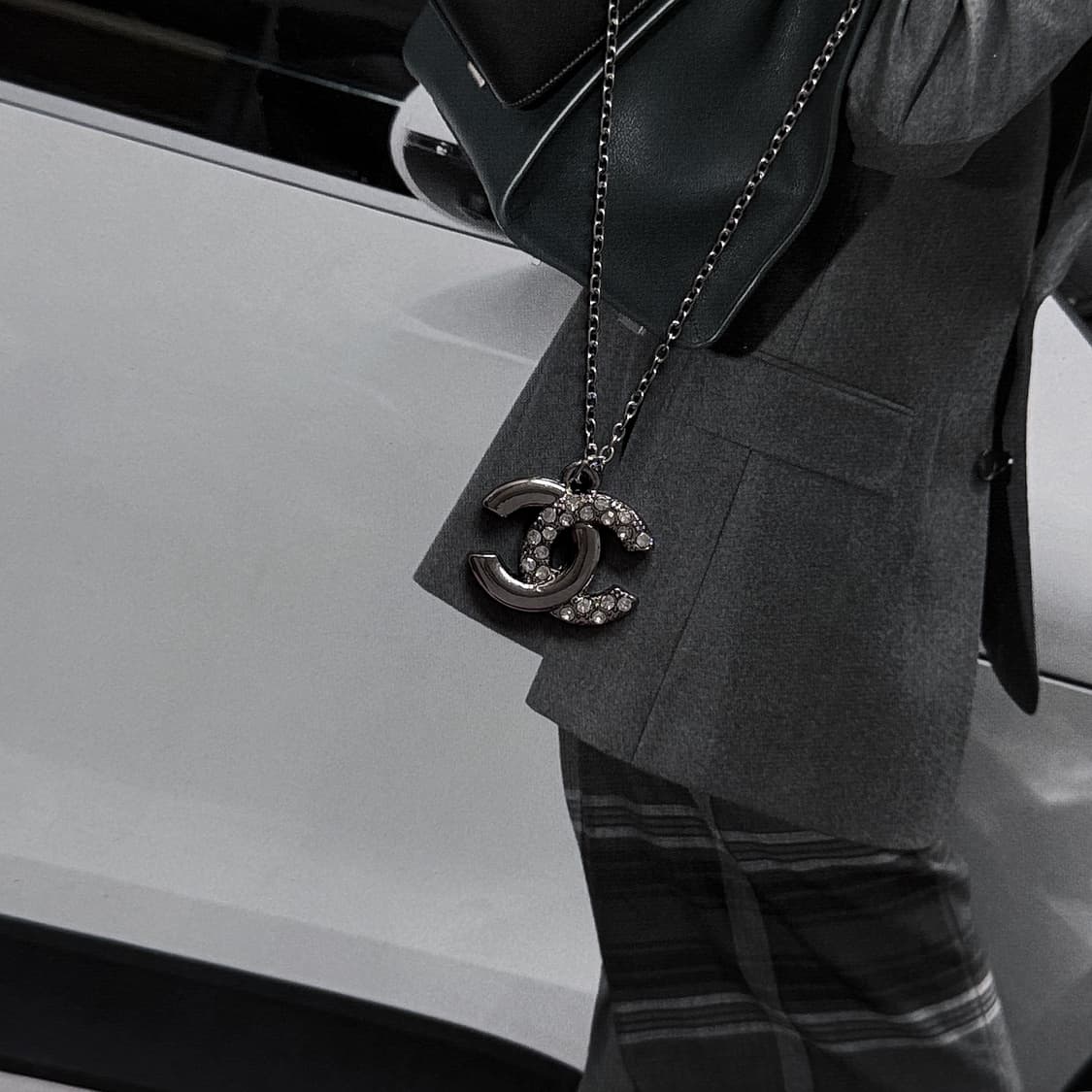 샤넬 CC로고 디바이드 라인스톤 목걸이 상품이미지2