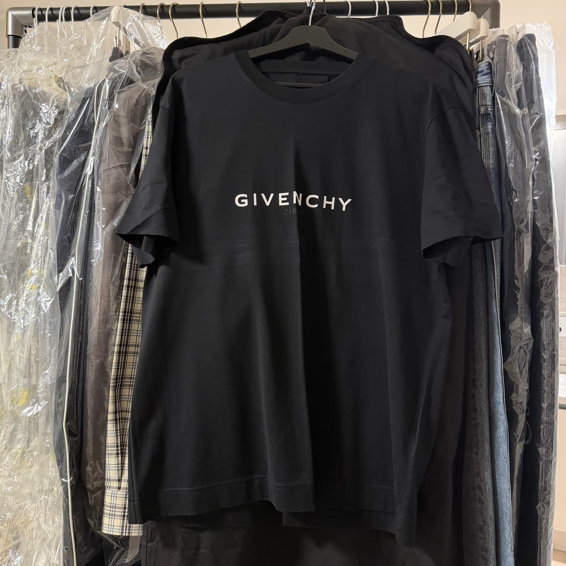 지방시 코튼 리버스 슬림핏 티셔츠 블랙 XL 상품이미지3