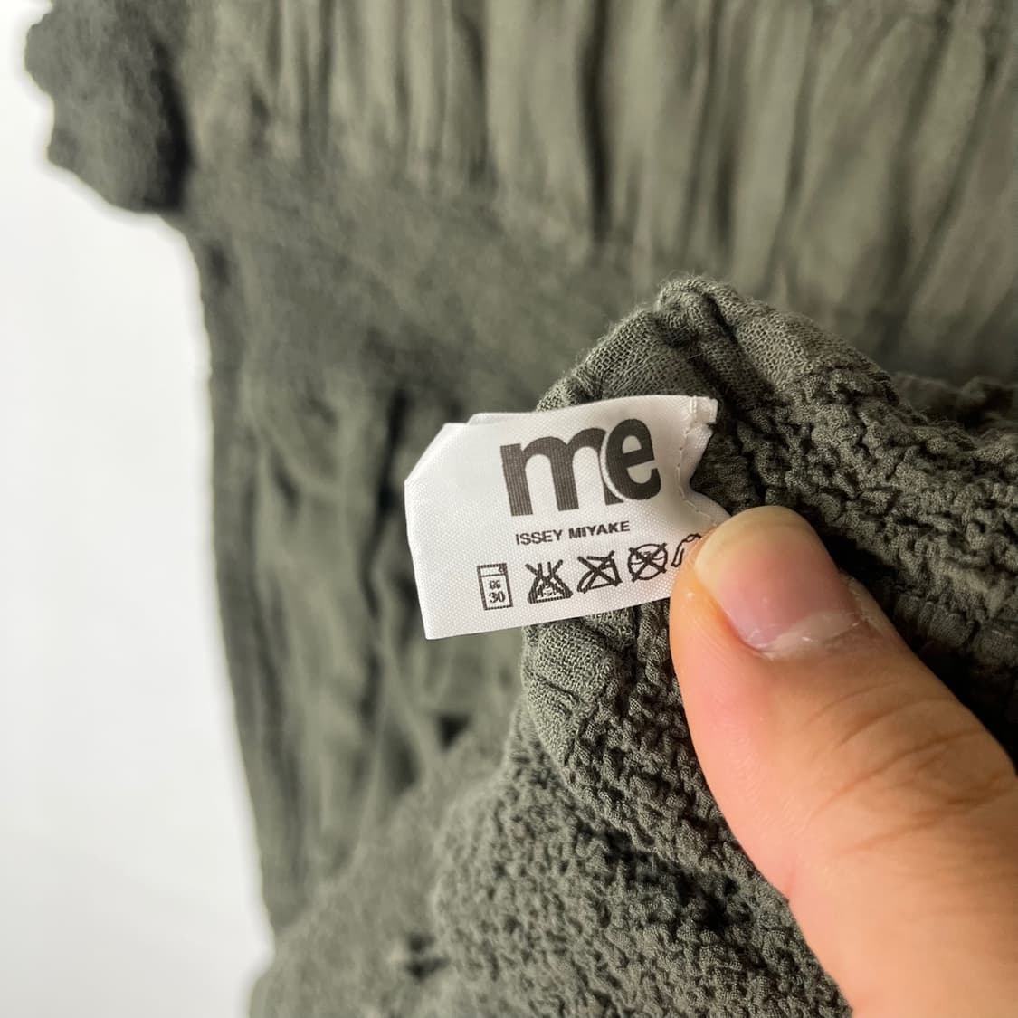 [me ISSEY MIYAKE] 이세이미야케 텍스쳐 플리츠 탑 상품이미지4