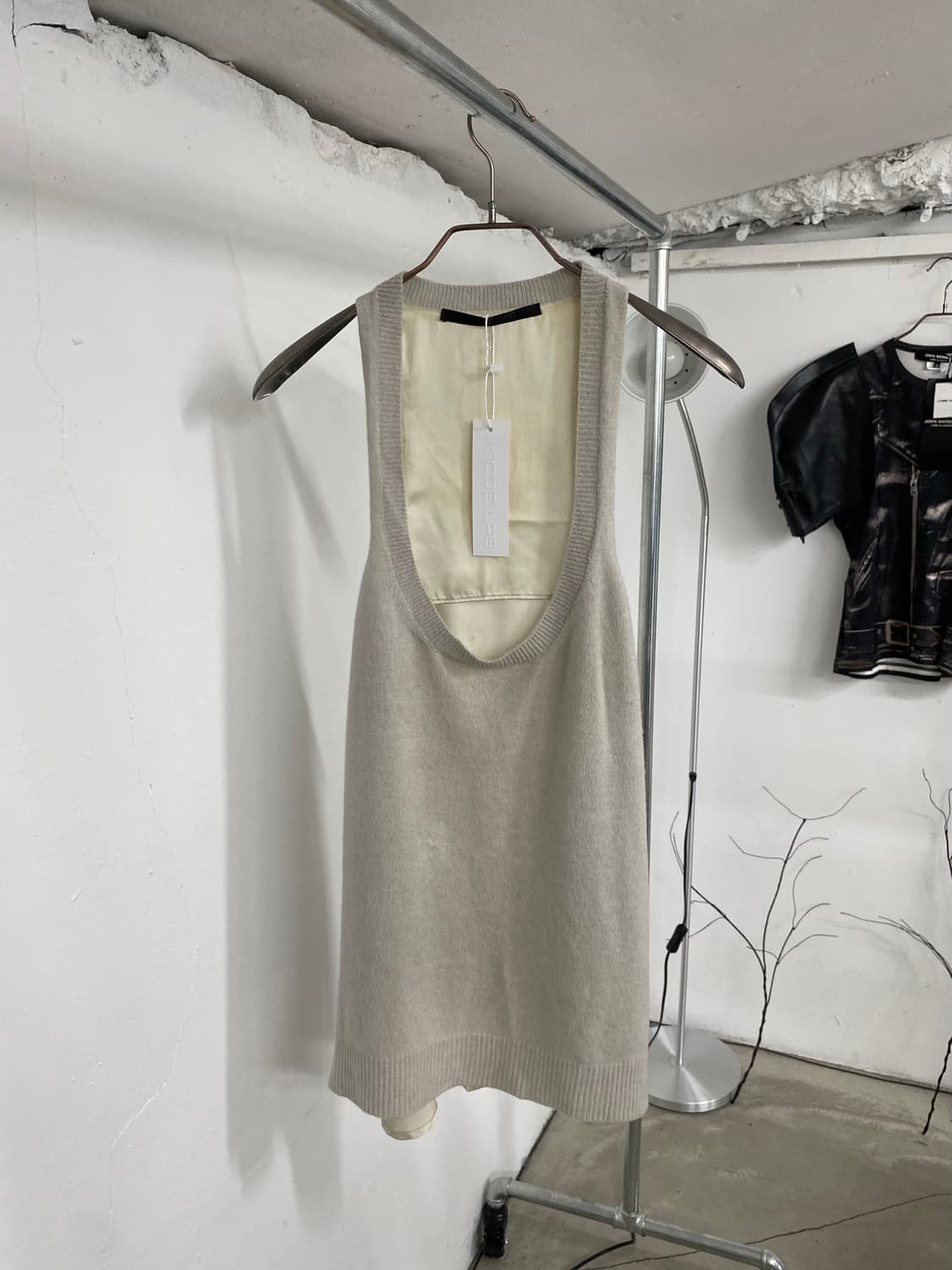 하이더 아커만 슬리브리스 상품이미지1