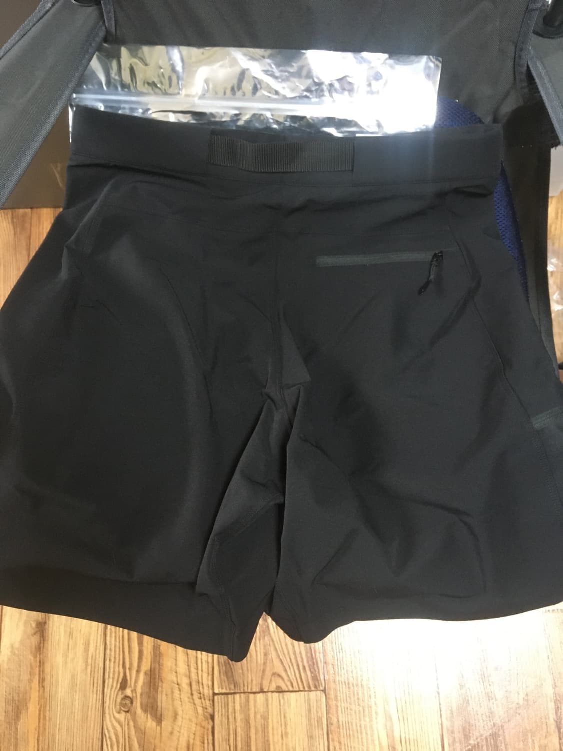 새티스파이 피스쉘 솔로텍스 하이킹 쇼츠 블랙 판매합니다  상품이미지7