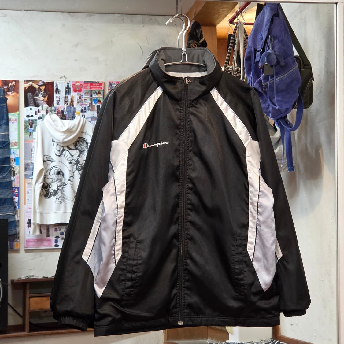 챔피온 일본판 블랙 실버 배색 바람막이 상품이미지1