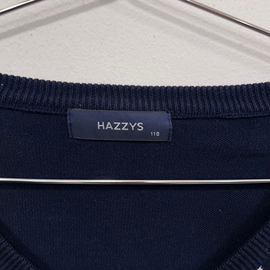 헤지스 놈코어 다이아몬드 브이넥 니트 상품이미지2