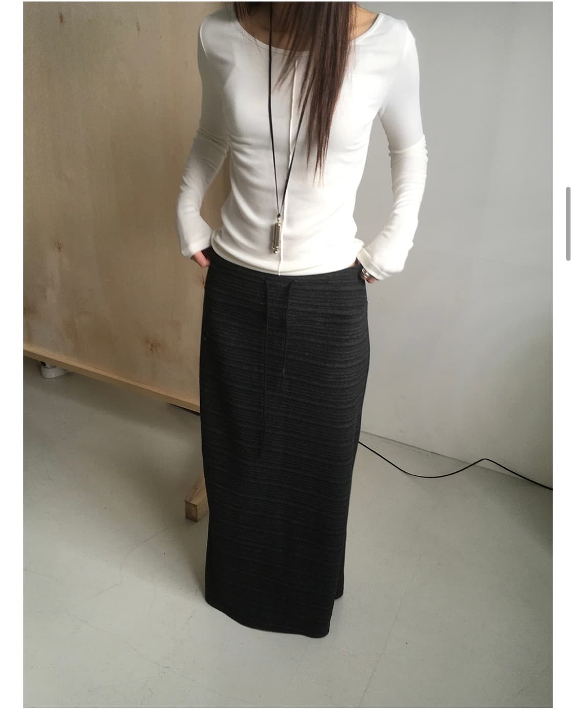 유이니 기모 차콜 스트라이프 롱스커트 상품이미지5