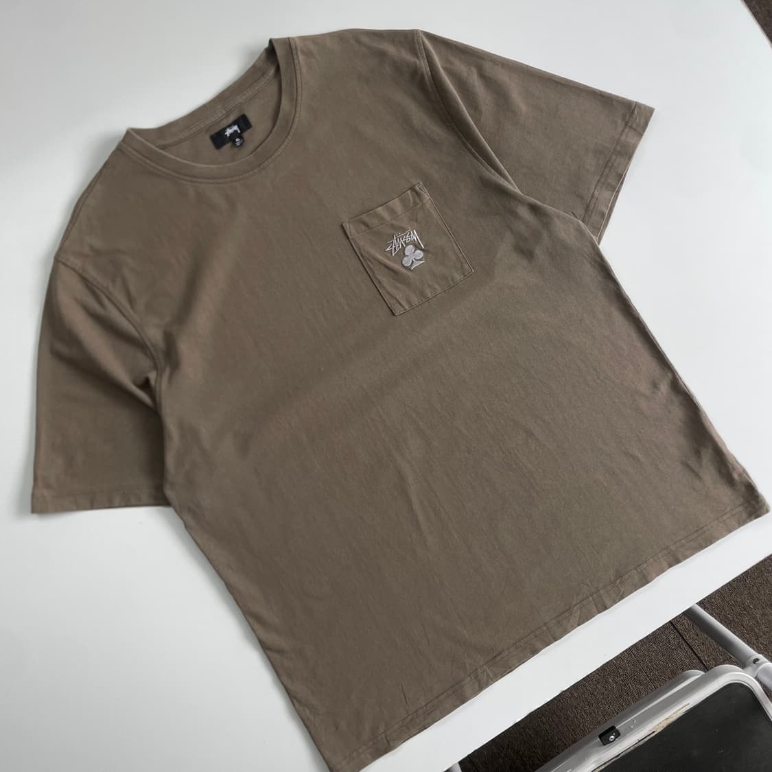 Stussy  스투시 브라운 스페이스 포켓 반팔 티셔츠 상품이미지2
