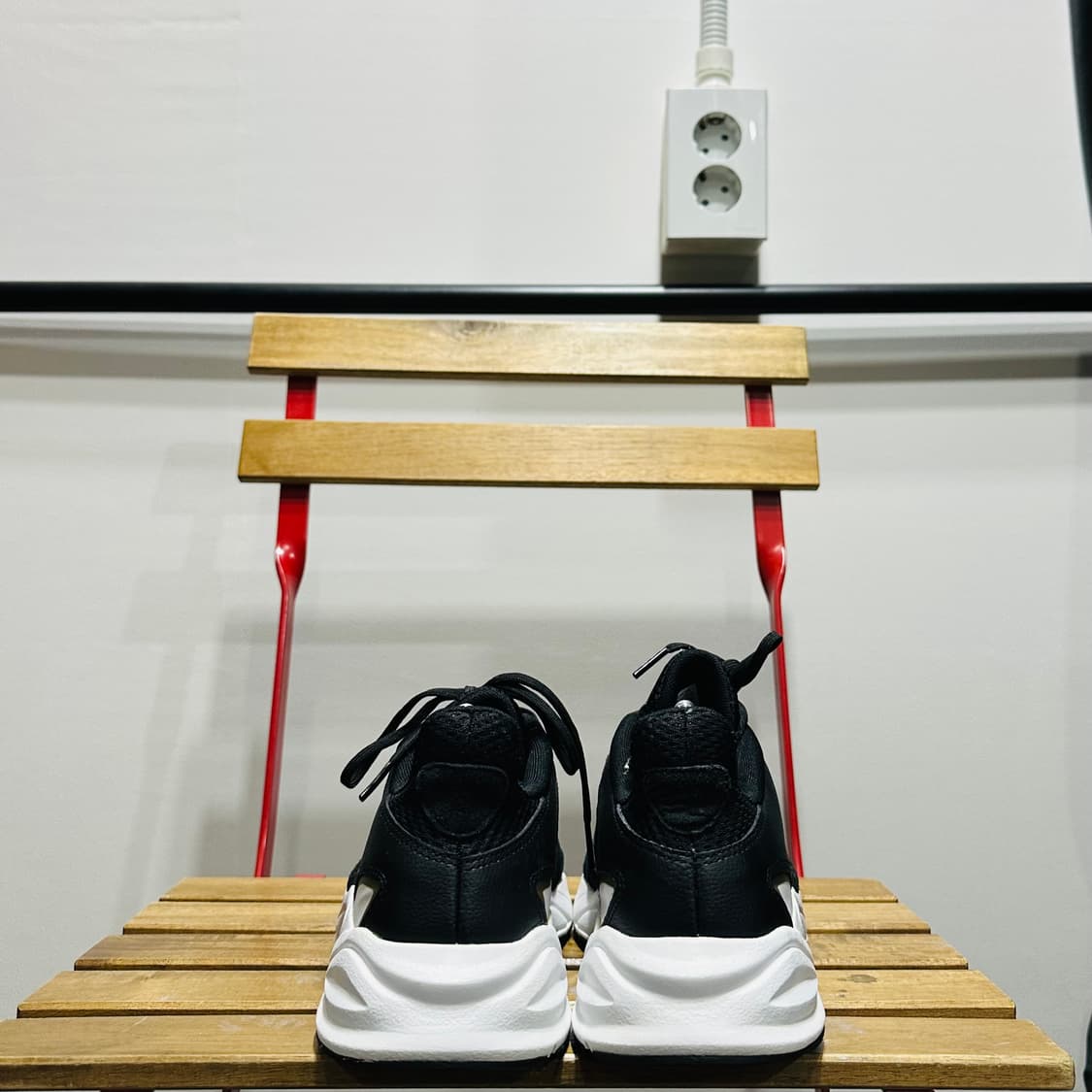 245) 아디다스 운동화 여성 여자 신발 90s 밸러션 블랙 화이트 상품이미지4