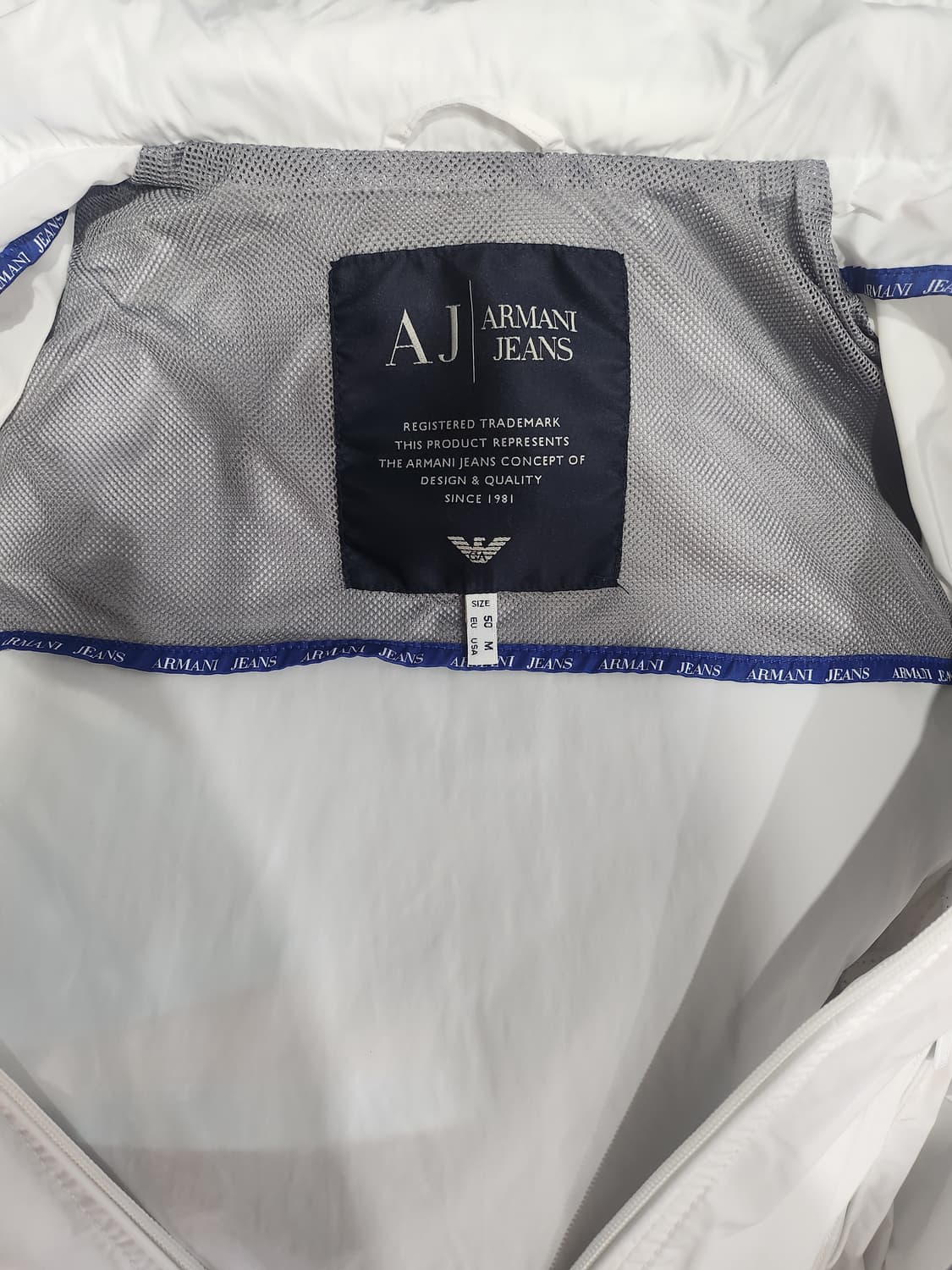 아르마니진스 화이트 바람막이 M 상품이미지7