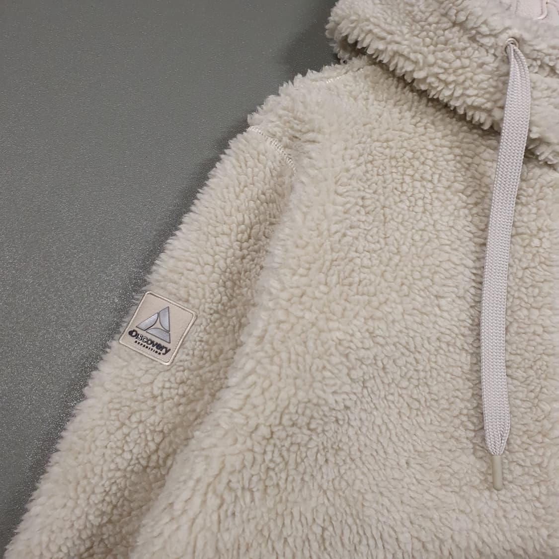 여성 L) 디스커버리 신형 테크플리스 양털 후드 뽀글이 자켓 라이트베이지 상품이미지5