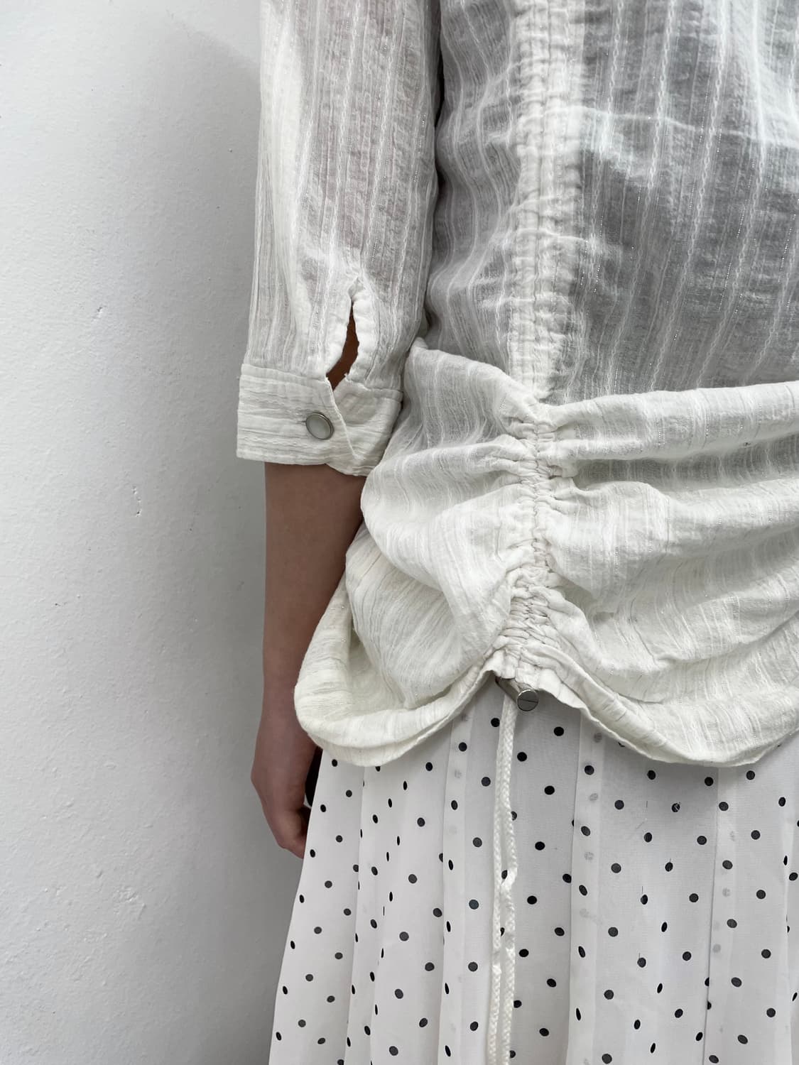 화이트페어리 셔링 버튼 셔츠 상품이미지4