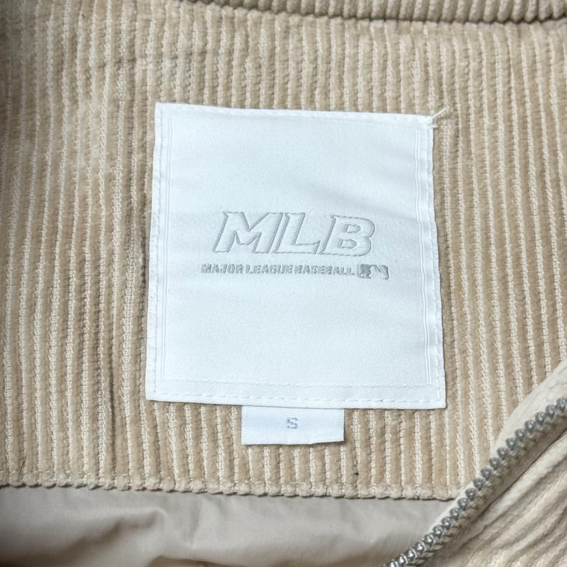 (S) MLB 보스턴 코듀로이 덕다운 패딩 자켓 베이지 상품이미지3