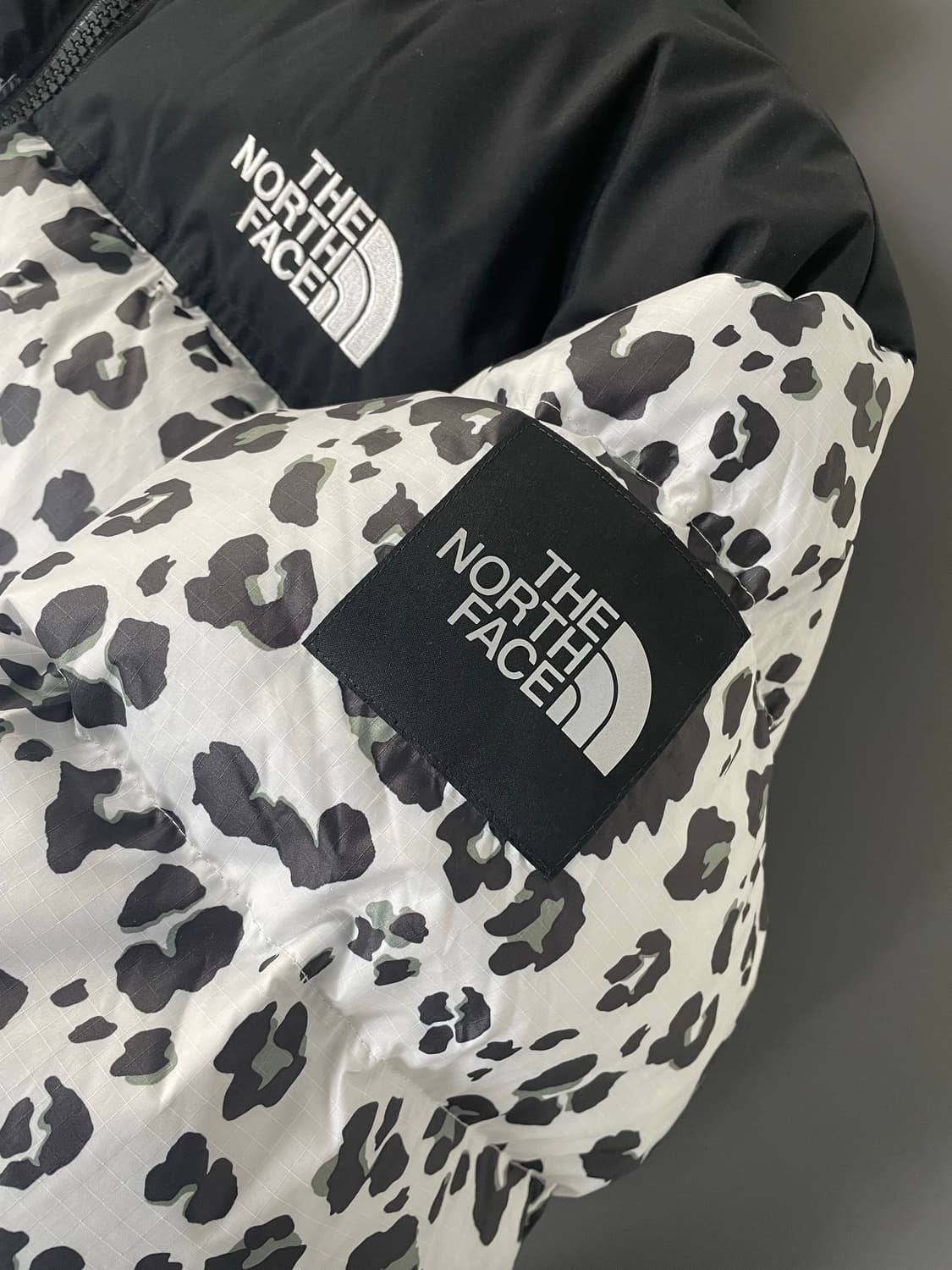 [XXL] 노스페이스 화이트 라벨 스노우 레오파드 프린트 눕시 상품이미지4