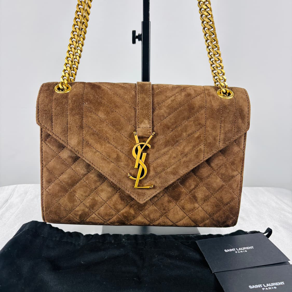 (새상품,정품)생로랑 엔벨로프 미디움 스웨이드 체인숄더백 상품이미지2