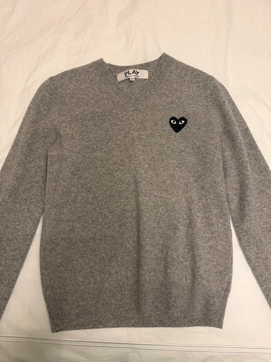 꼼데가르송 브이넥 니트 상품이미지1