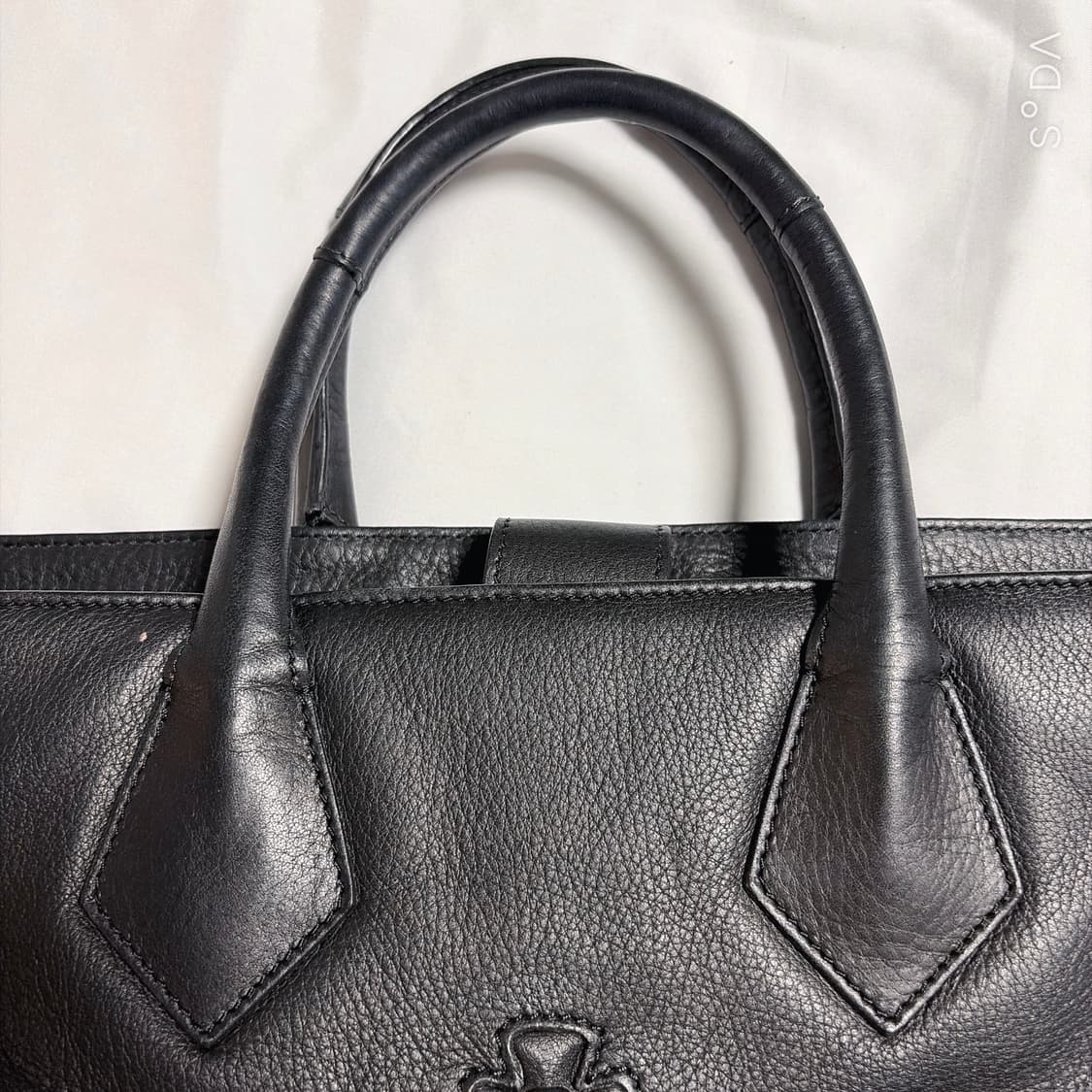 비비안웨스트우드 블랙 가죽 토트백 (크로스끈X) 상품이미지6