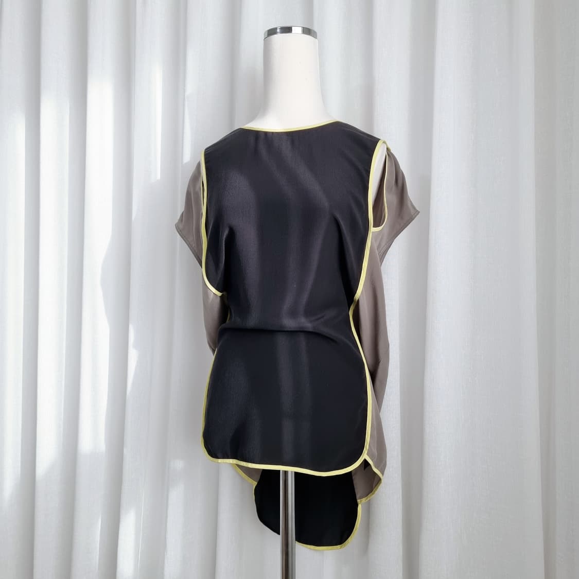 알렉산더왕 블라우스 실크100% (55-66/표기S) 상태좋아요 상품이미지3