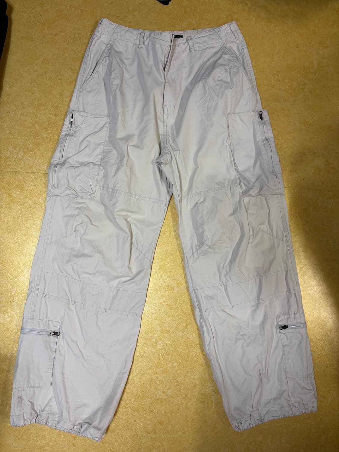 해칭룸 zip cargo pants light grey 상품이미지1