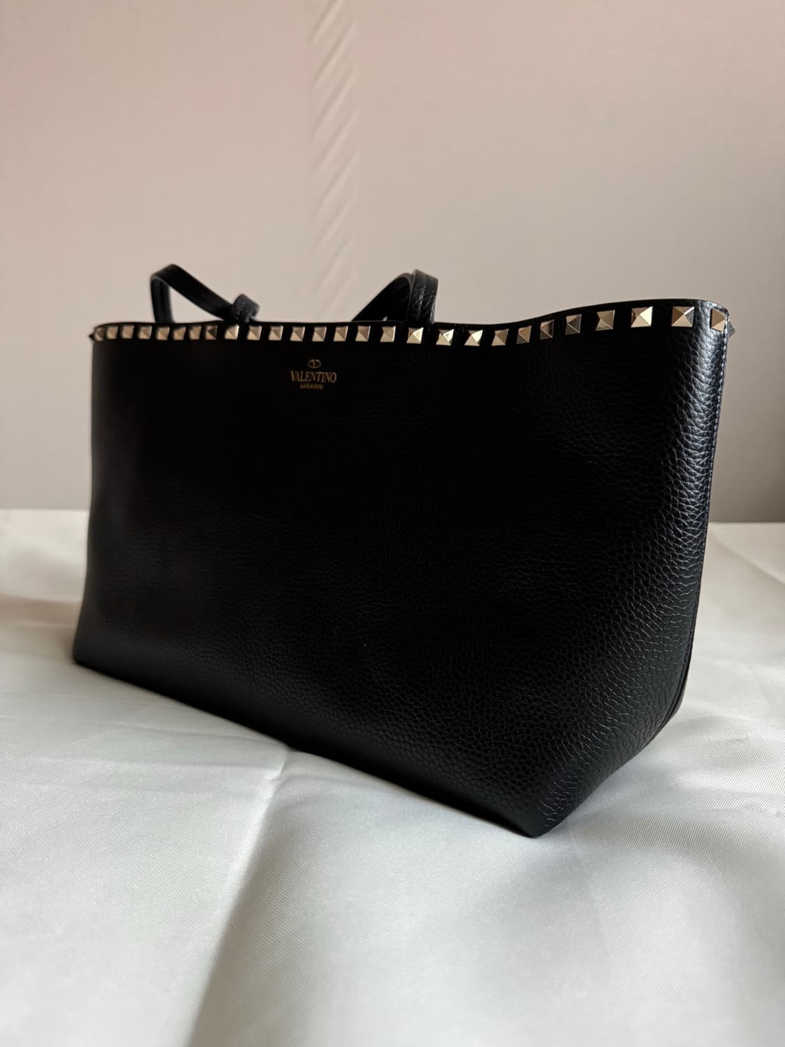 발렌티노 락스터드 토트백 상품이미지1