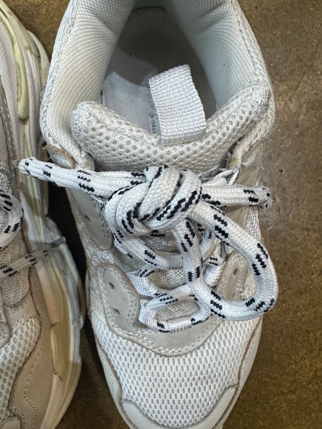 발렌시아가 트리플S 스니커즈 화이트 37 상품이미지2