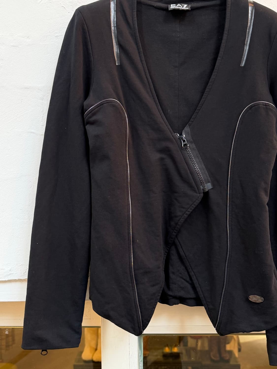 EA7 Emporio Armani 브이넥 숏자켓 S 상품이미지3