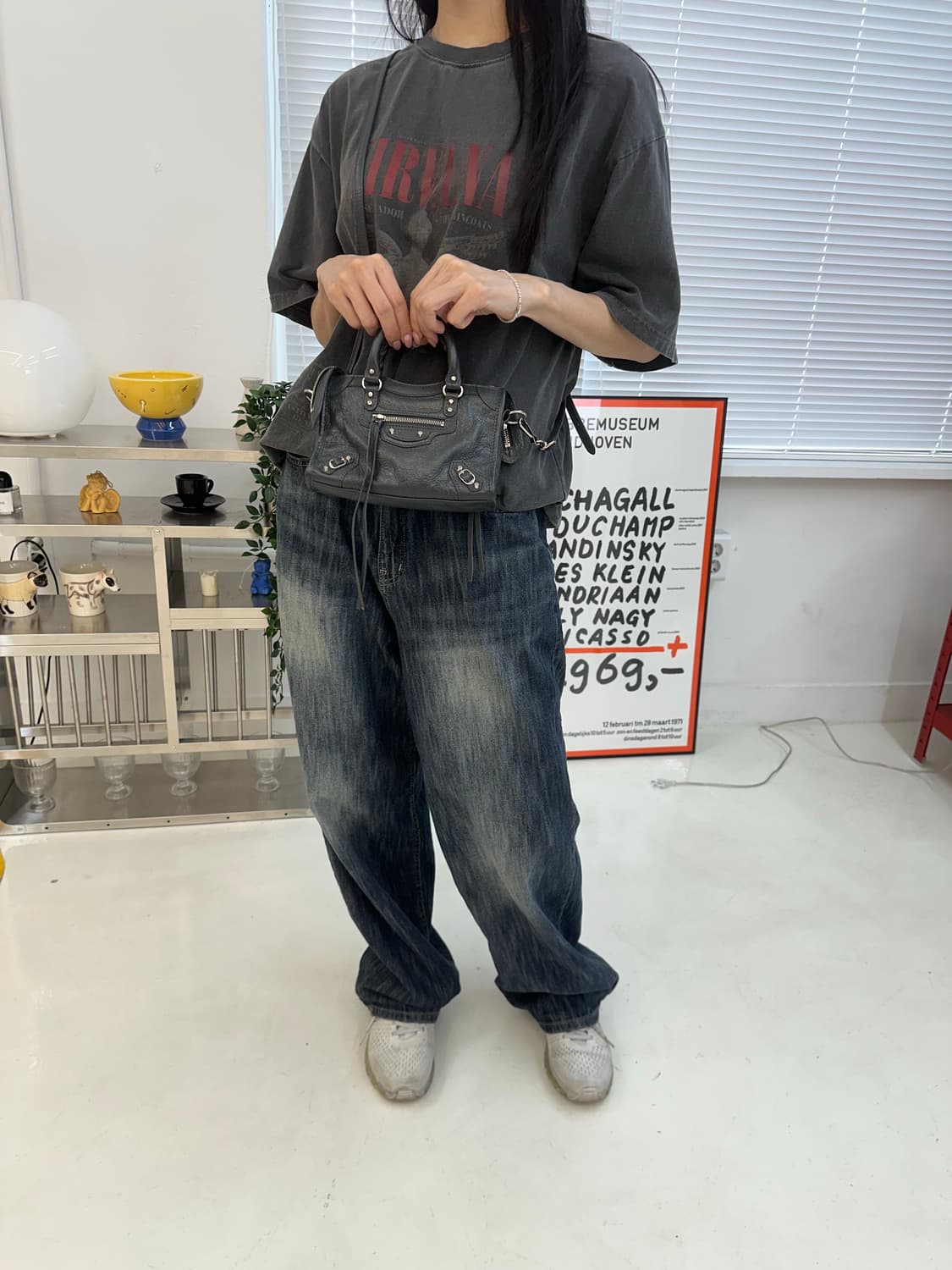 ❌예약중[SA급 정품] 발렌시아가 시티 모터백 나노 다크그레이 상품이미지7