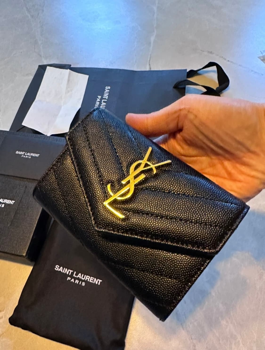 생로랑 마틀라세 반지갑 블랙 금장 입생로랑 마틀라세 엔벨로프 상품이미지2