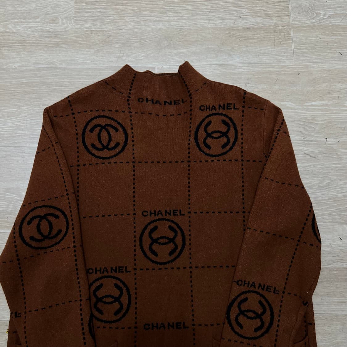 샤넬 로고 패턴 롱 니트 원피스 [브라운] M/95 상품이미지2