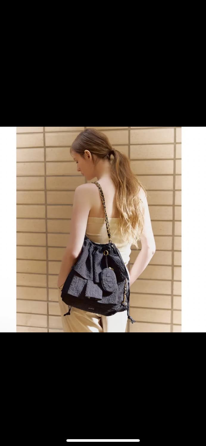 아떼바네사브루노 프릴백 블랙 체인 백팩 숄더백 새상품 상품이미지2