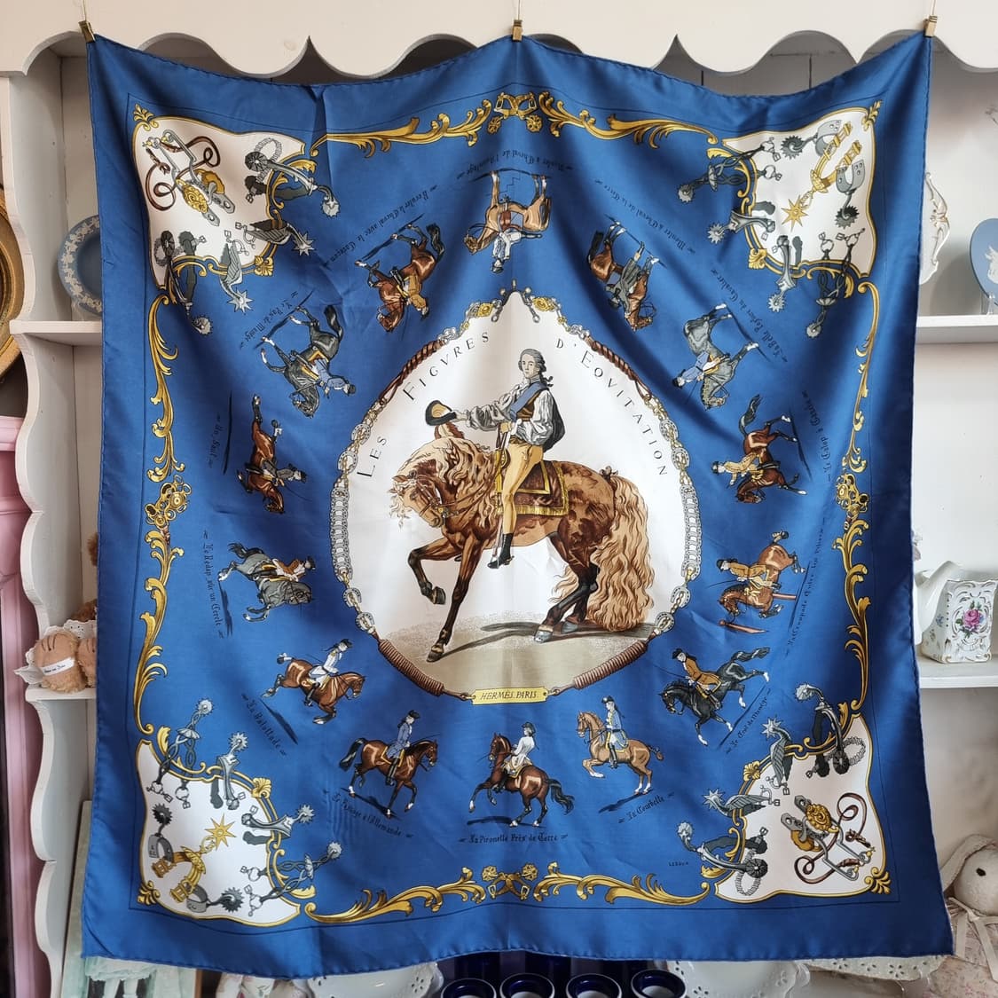 에르메스 P르두의 레 피거 드 에퀴타시옹 실크 스카프 상품이미지1